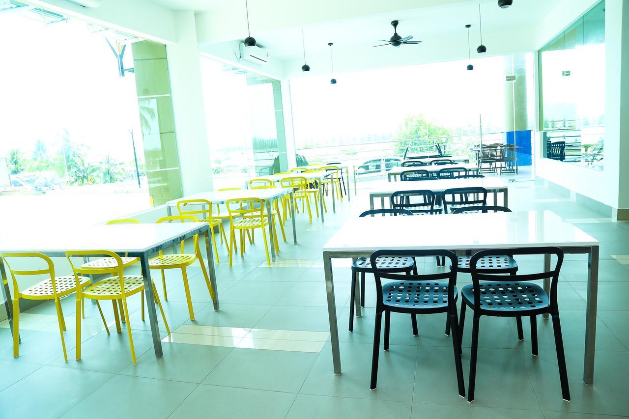 มารีนา ไฮต์ รีสอร์ต Hotel ลุมุต ภายนอก รูปภาพ
