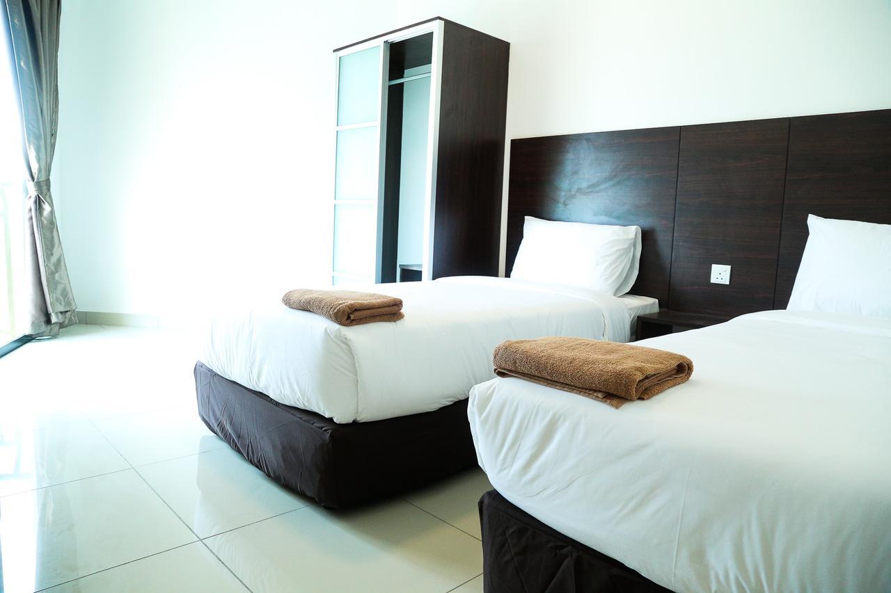 มารีนา ไฮต์ รีสอร์ต Hotel ลุมุต ภายนอก รูปภาพ