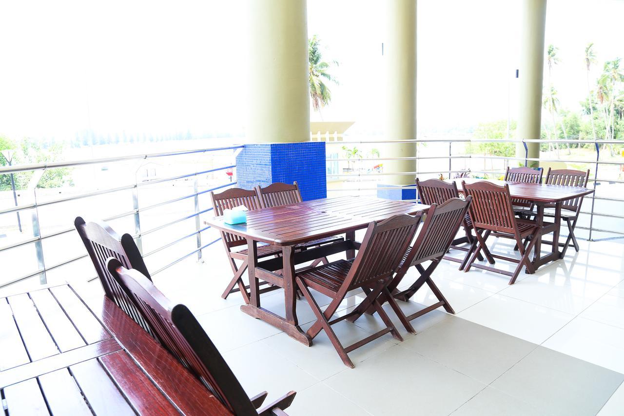 มารีนา ไฮต์ รีสอร์ต Hotel ลุมุต ภายนอก รูปภาพ
