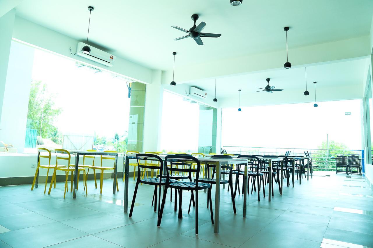 มารีนา ไฮต์ รีสอร์ต Hotel ลุมุต ภายนอก รูปภาพ