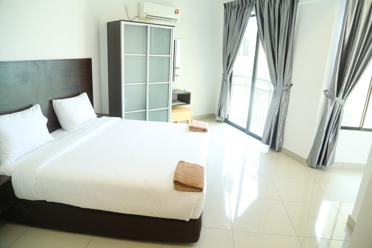 มารีนา ไฮต์ รีสอร์ต Hotel ลุมุต ภายนอก รูปภาพ