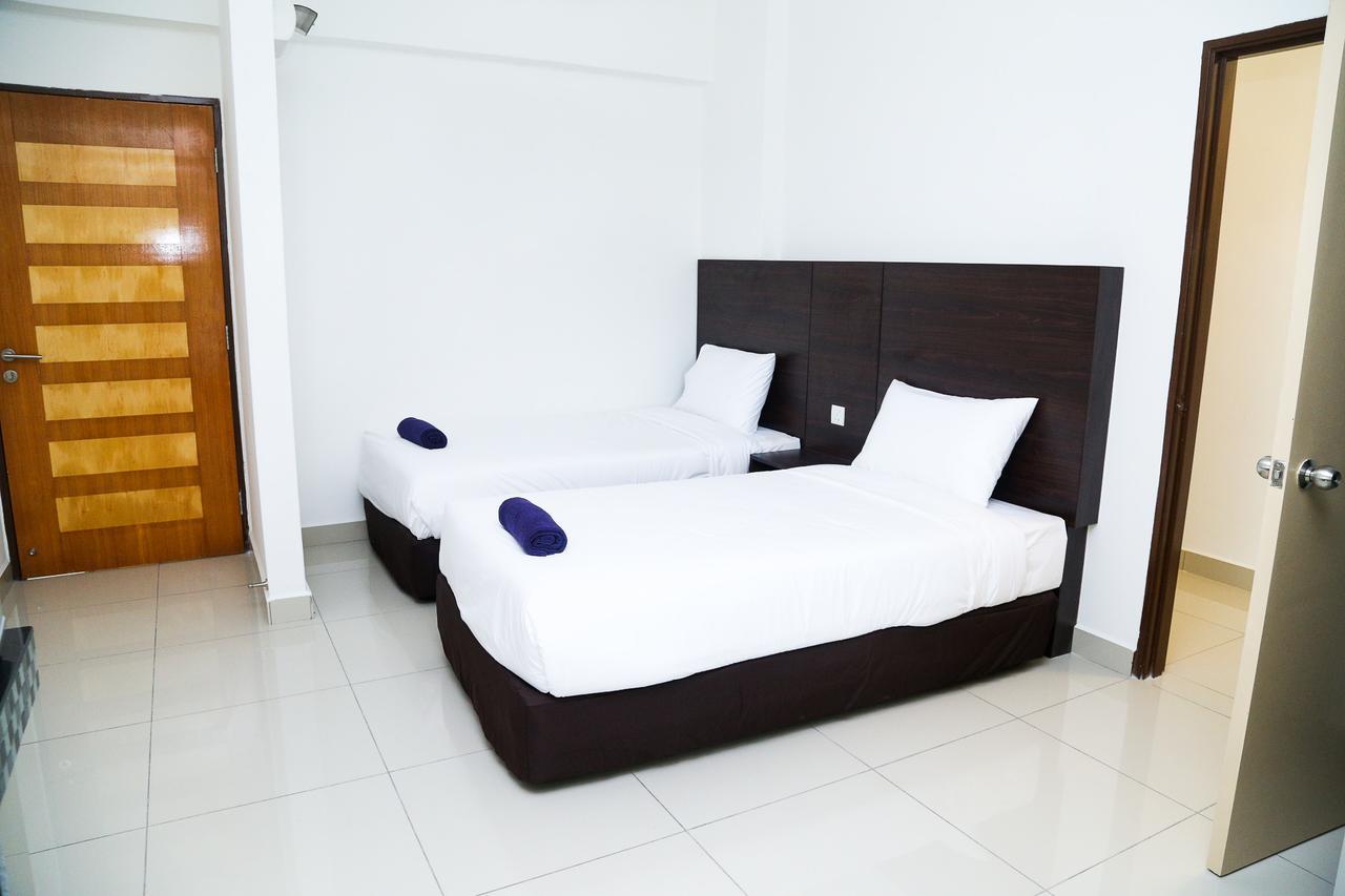 มารีนา ไฮต์ รีสอร์ต Hotel ลุมุต ภายนอก รูปภาพ