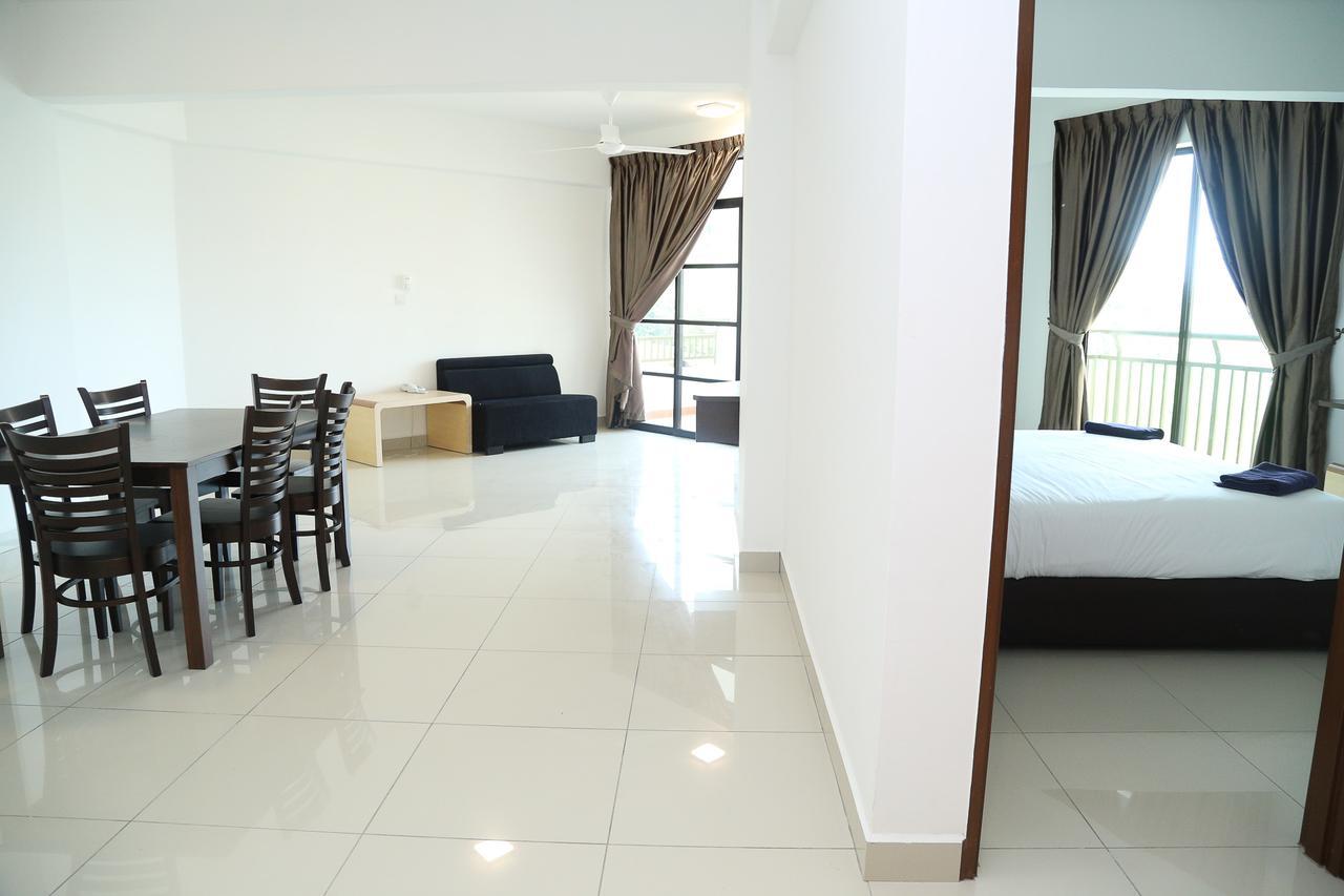 มารีนา ไฮต์ รีสอร์ต Hotel ลุมุต ภายนอก รูปภาพ