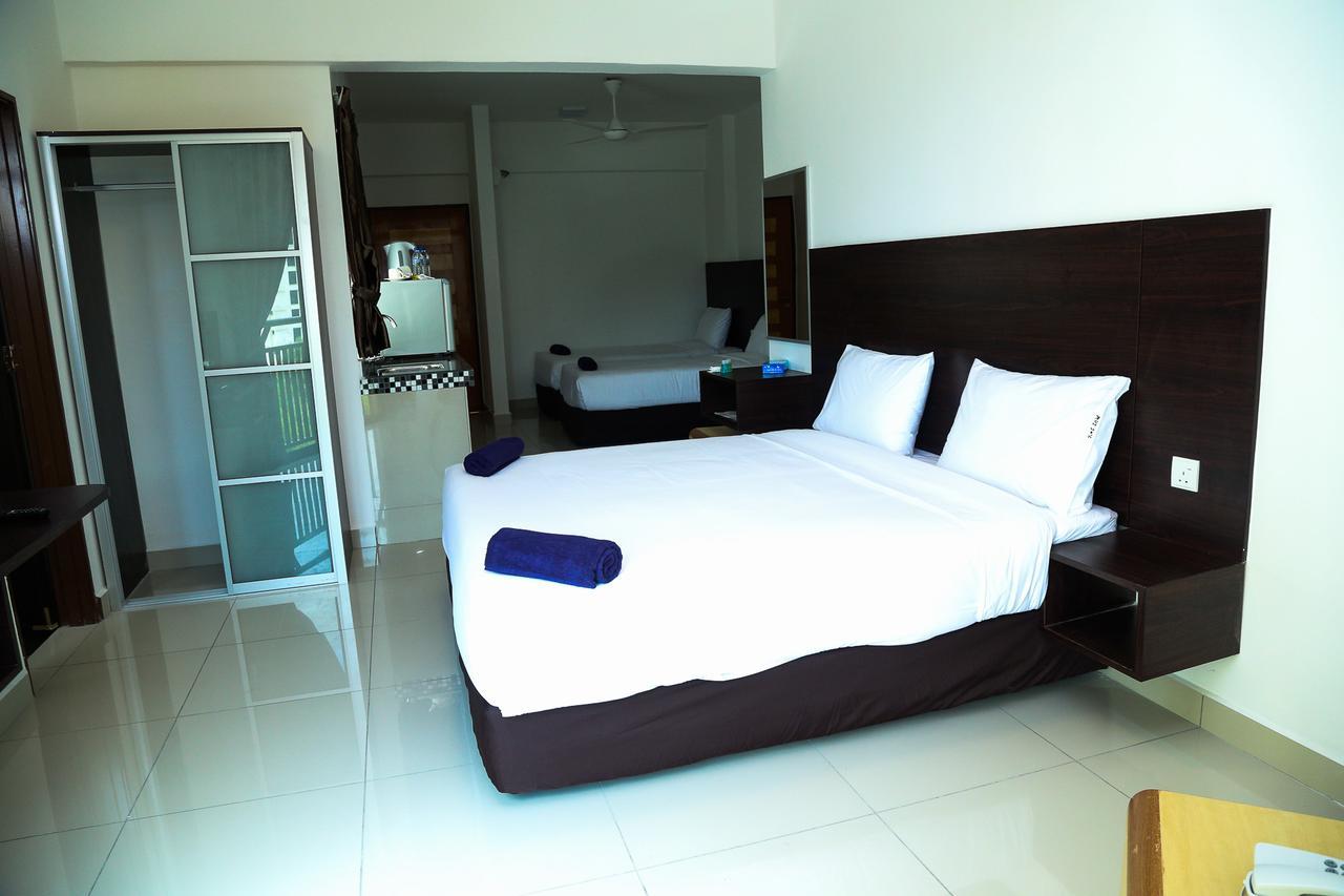 มารีนา ไฮต์ รีสอร์ต Hotel ลุมุต ภายนอก รูปภาพ
