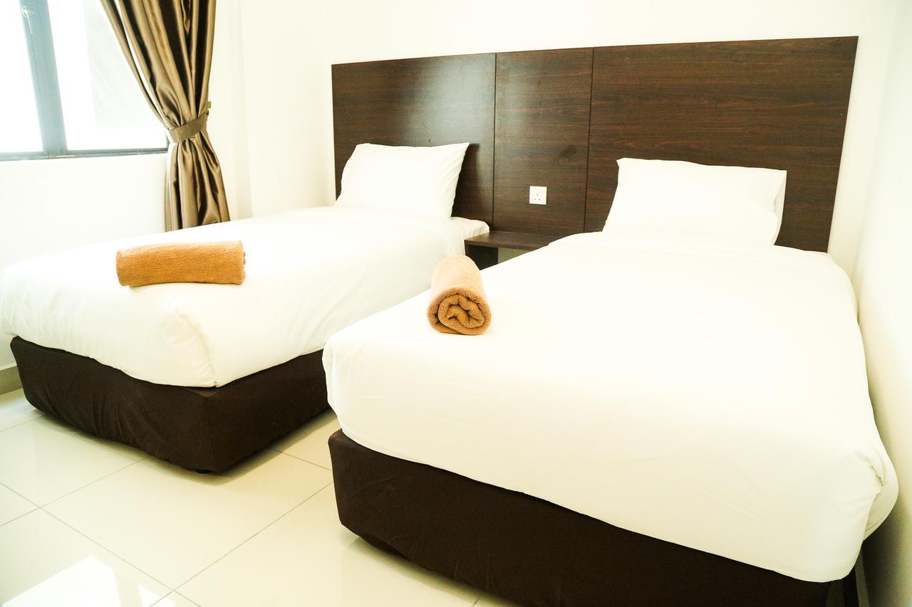 มารีนา ไฮต์ รีสอร์ต Hotel ลุมุต ภายนอก รูปภาพ