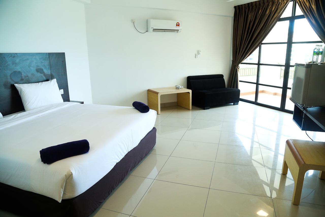 มารีนา ไฮต์ รีสอร์ต Hotel ลุมุต ภายนอก รูปภาพ
