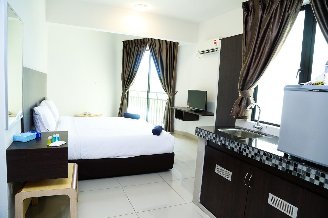 มารีนา ไฮต์ รีสอร์ต Hotel ลุมุต ภายนอก รูปภาพ