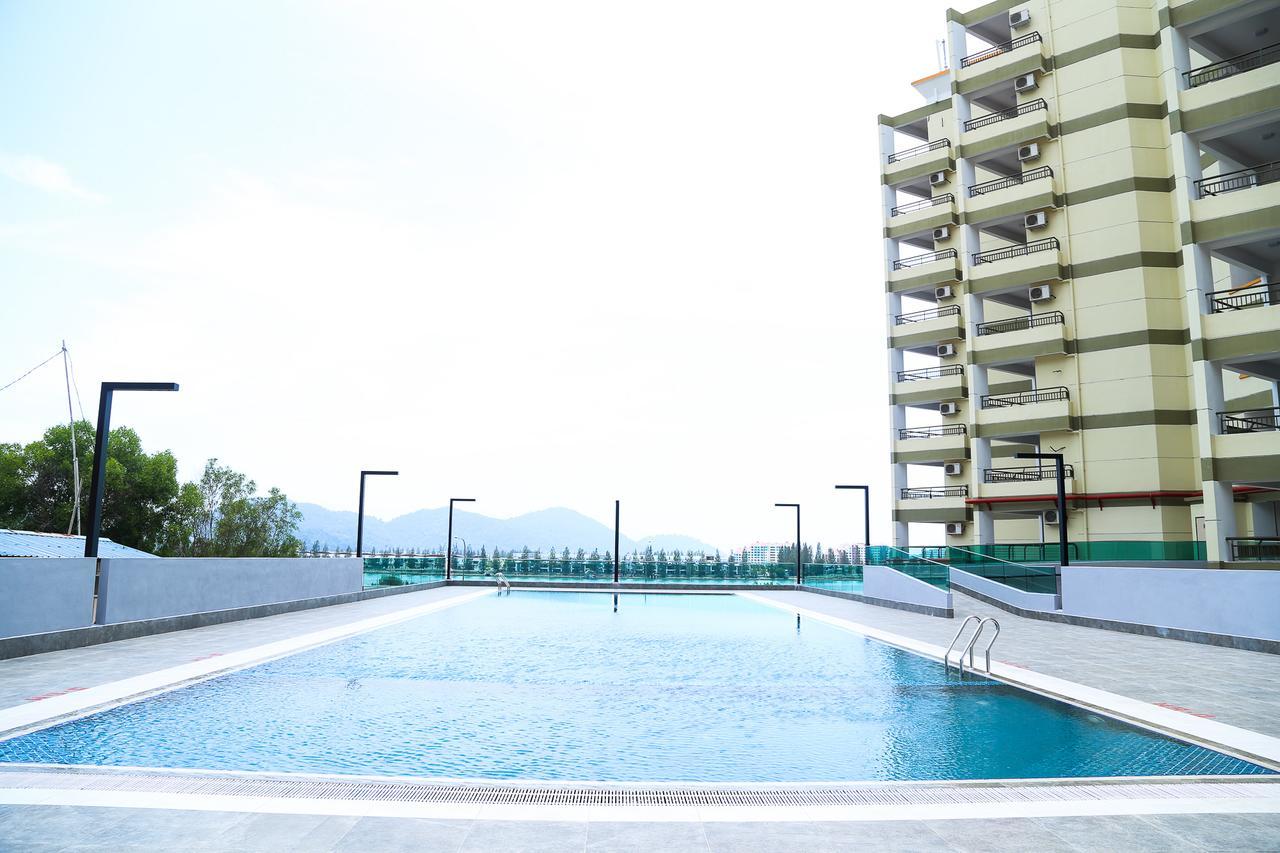 มารีนา ไฮต์ รีสอร์ต Hotel ลุมุต ภายนอก รูปภาพ